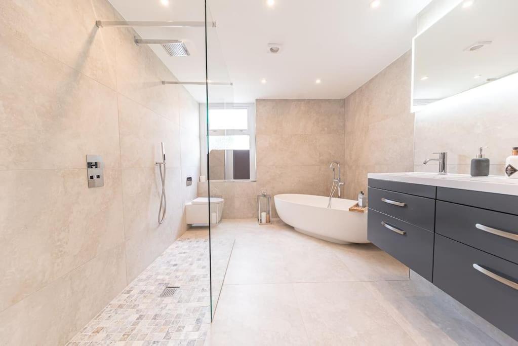 Vila Luxury Townhouse In Workington Exteriér fotografie